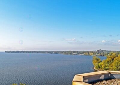 Atlantis - Vue du Lac Saint-Louis View
